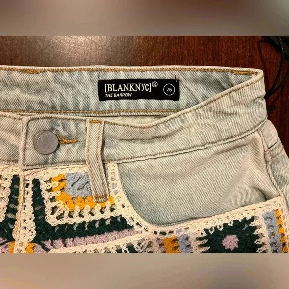 BLANK NYC THE BARROW VINTAGE HIGH-RISE DENIM CROCHET SHORTS. SIZE 26 NWTS - Picture 5 of 6